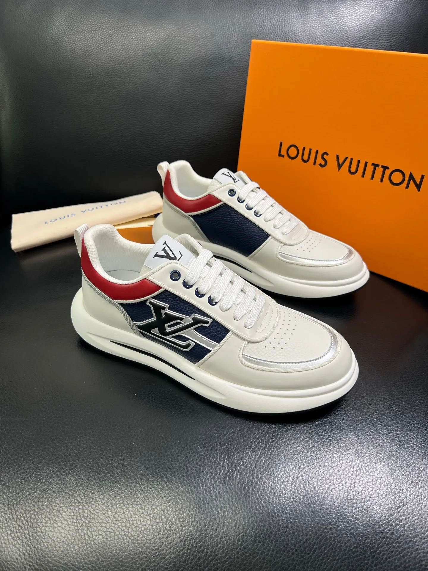 Men's shoes💰800 Lv 🔍Top purchasing agent🇮🇹 Louis Vuitton, the sports sneaker counter is synchronized, the uppers are imported from Italy, high-quality splicing colorful and complex crafts, the imported mesh padding is soft and comfortable, soles: original soles specially provided by the original factory, T men's men's shoes 💰U exclusive movable molded soles are super comfortable, original factory and single goods, 🔍🔍high quality, you can enter and exit the counter at will, welcome to compare, code number 38-44 (customized 45) 85871
